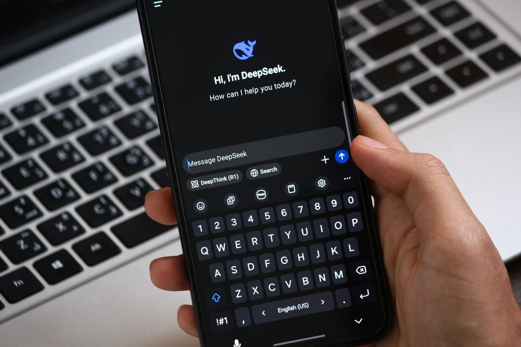 Google is bringing back GBP Messaging – with an AI chatbot for your business.